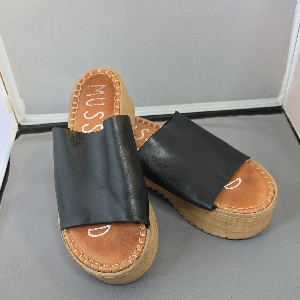 Musse & Cloud Women's Black Platform Sandals Sz 38